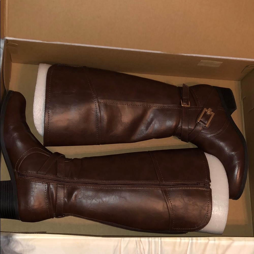 Liz Claiborne Boots